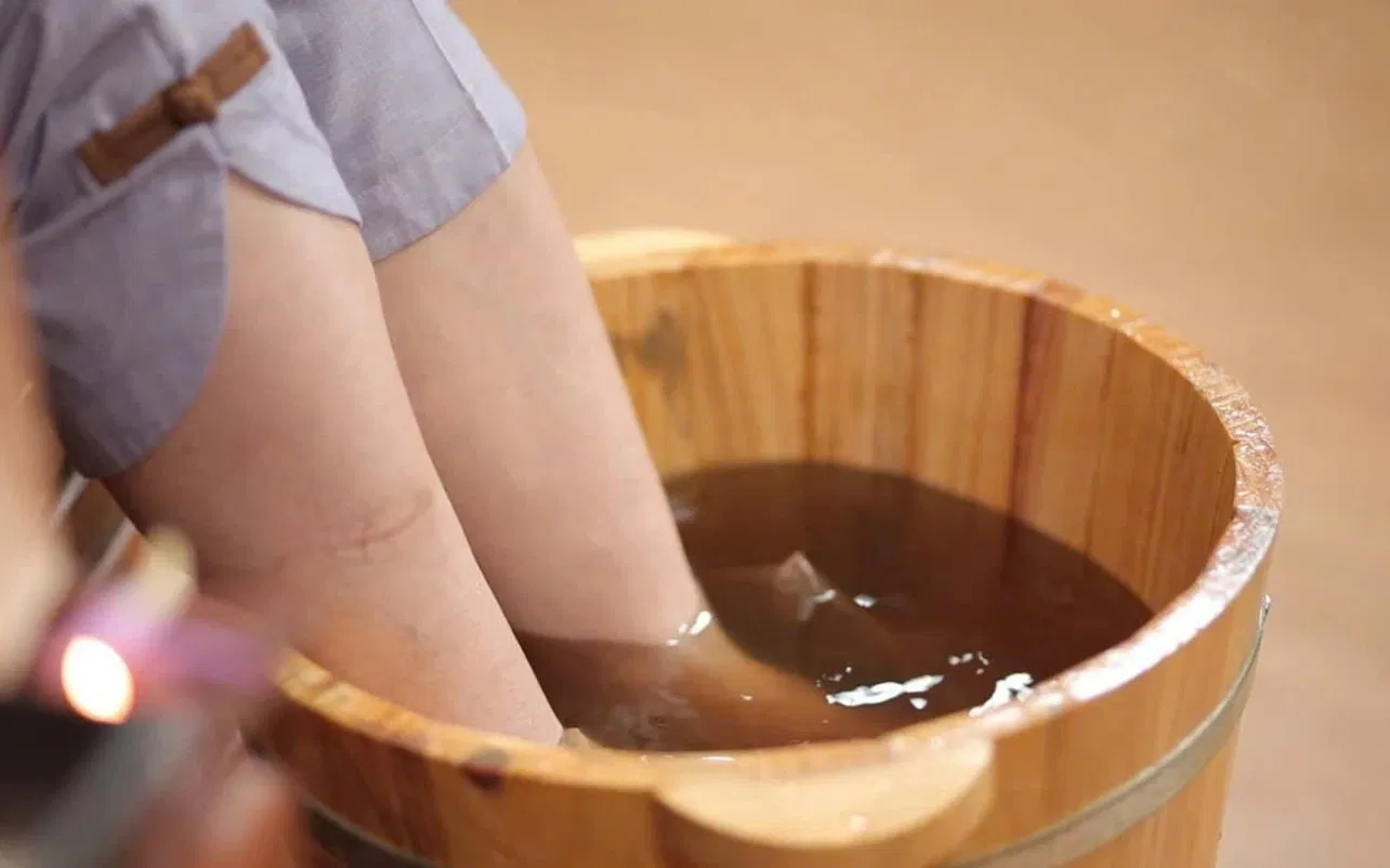 Ngâm chân mùa đông và 5 tác dụng không ngờ tới 