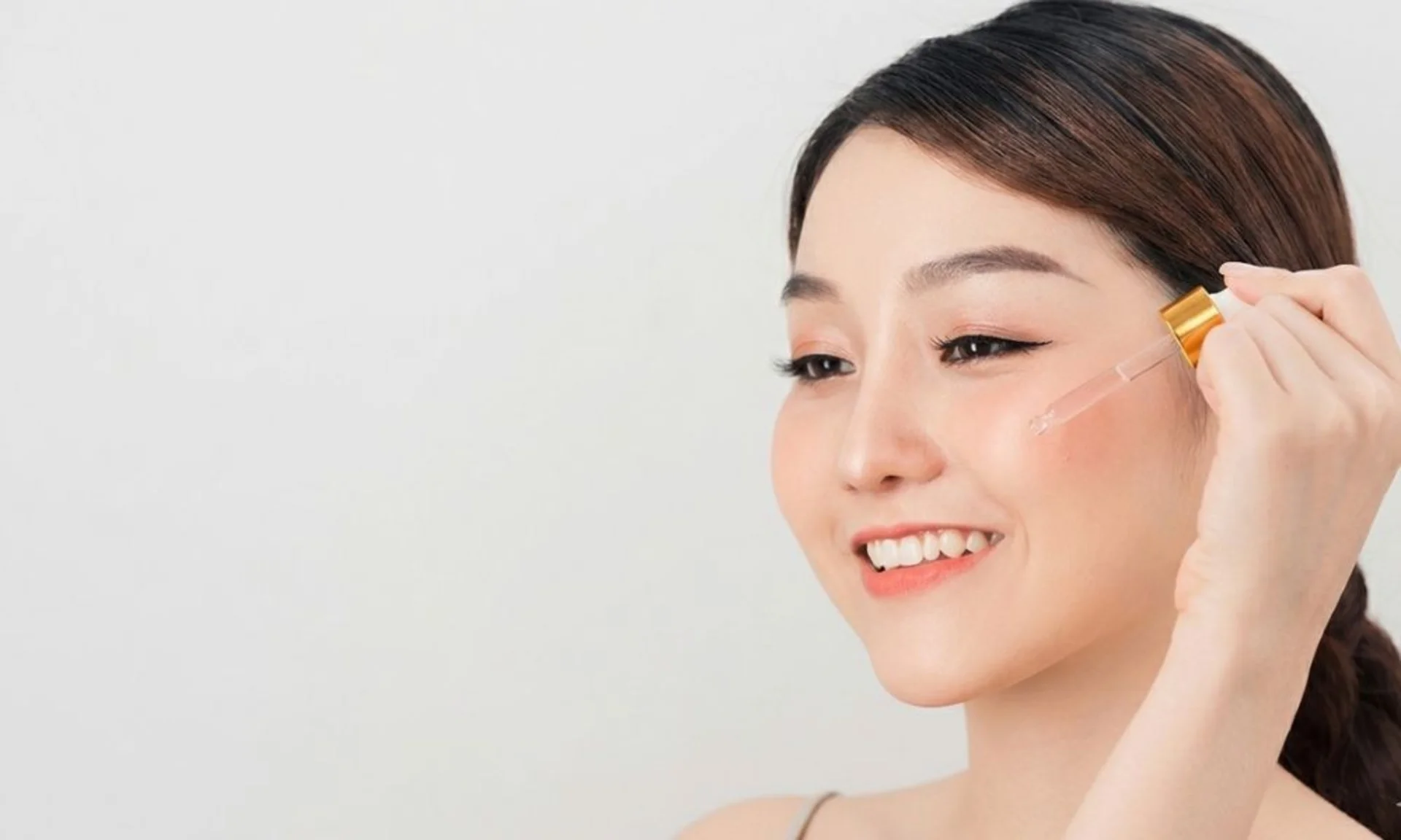 Bật Mí 10 Dòng Serum Dưỡng Ẩm Chống Lão Hóa Da Tốt Nhất 2026