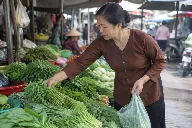Nữ sau 40 uric cao: rau nên ăn và trái cây chợ dễ mua