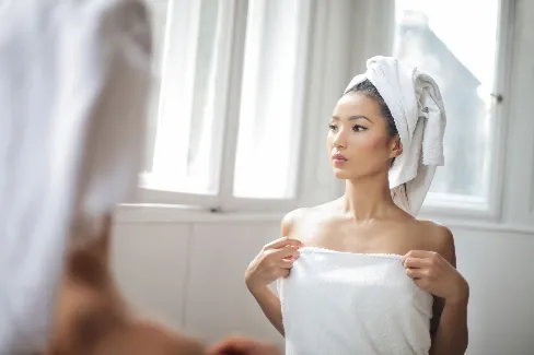 Làm nóng hay làm mát da — chọn bước skincare theo tình trạng da từng ngày