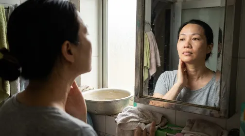 Nếp nhăn cổ và da vùng cổ: thứ phụ nữ thành phố hay bỏ qua khi chống lão hóa
