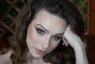 Kem nền serum là gì: mỏng như da thật mà vẫn che được lỗ chân lông?