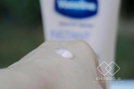 Sữa dưỡng thể Vaseline Healthy White Instant Fair  UV Tone-Up Serum 4x ảnh 5