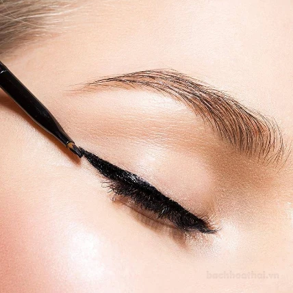 Kẻ mắt nước Cool Black Coloration Eyeliner SIVANNA COLORS Thái Lan ảnh 9