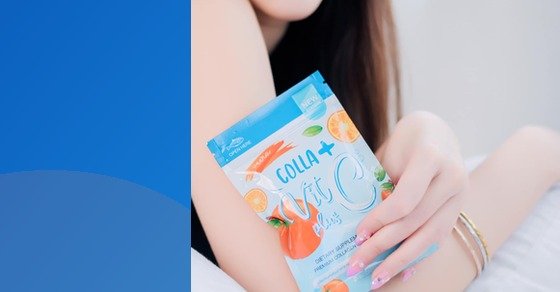 Thẻ thương hiệu Veera: bàn tay cầm gói Colla Vit C Plus trên nền sáng