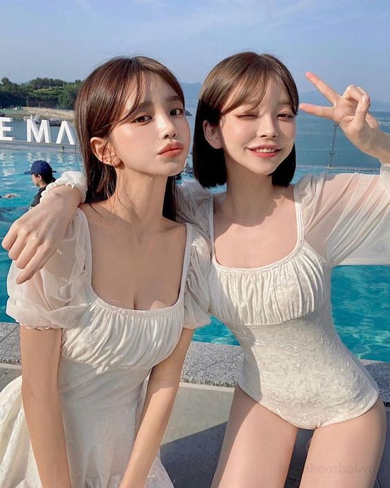 Mơ thấy tắm cùng bạn thân