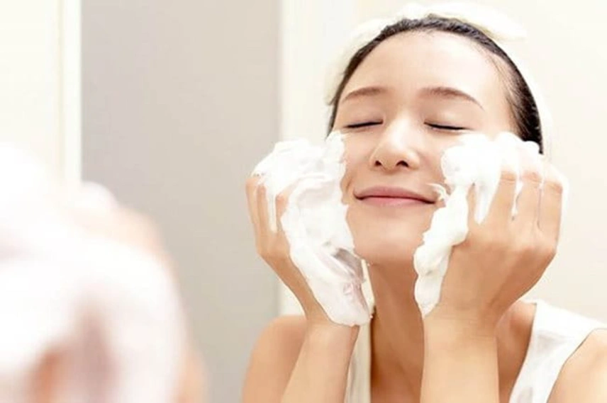 Các loại sữa rửa mặt & Cách chọn đúng cho da đẹp hoàn hảo!