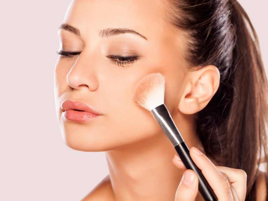 Hướng dẫn cách trang điểm lâu trôi, không bị nhoè với 8 mẹo đơn giản