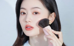 Kỹ thuật đánh má hồng-highlighter-bronzer chuẩn đẹp tự nhiên