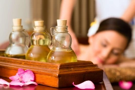 Tinh dầu massage thảo dược: Bí quyết thư giãn, xoa dịu cơ thể 