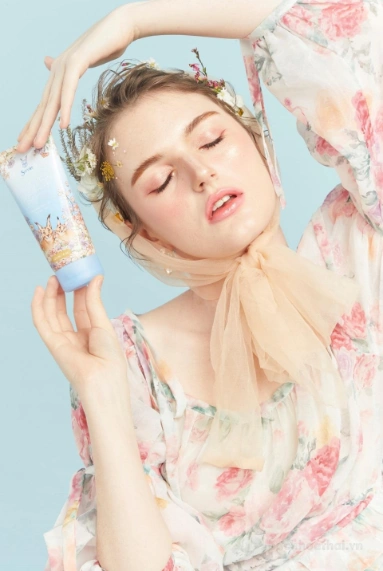 Serum dưỡng ẩm trắng da hương hoa Serene Winter Flower Whitening Body ảnh 11