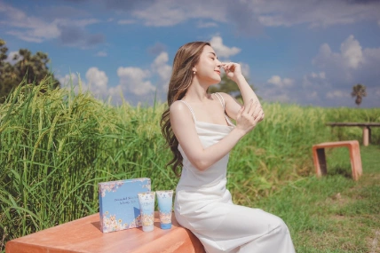 Serum dưỡng ẩm trắng da hương hoa Serene Winter Flower Whitening Body ảnh 15