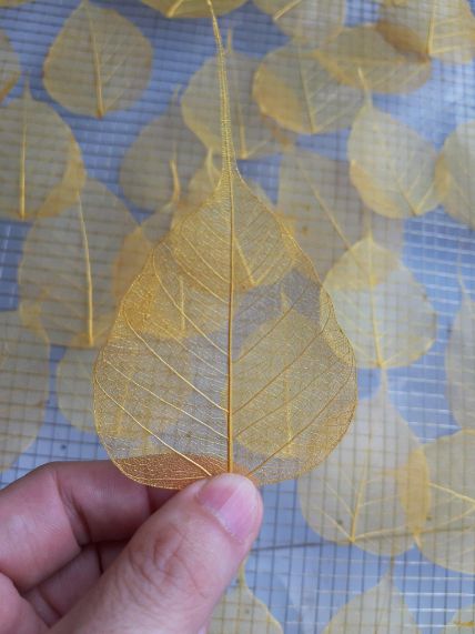 Lá bồ đề dát vàng bình an hình Phật ảnh 3