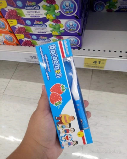 Bộ kem đánh răng trẻ em St. Andrew phiên bản Doraemon kèm bàn chải  ảnh 2