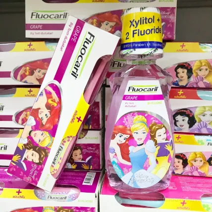 Kem đánh răng trẻ em Fluocaril Girls Big Teeth Grape Flavour (tặng kèm bàn chải đánh răng trong hộp) ảnh 3
