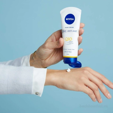 Dưỡng da tay chống nắng Nivea Hand Cream 3 in 1 Anti-age Q10 ảnh 9